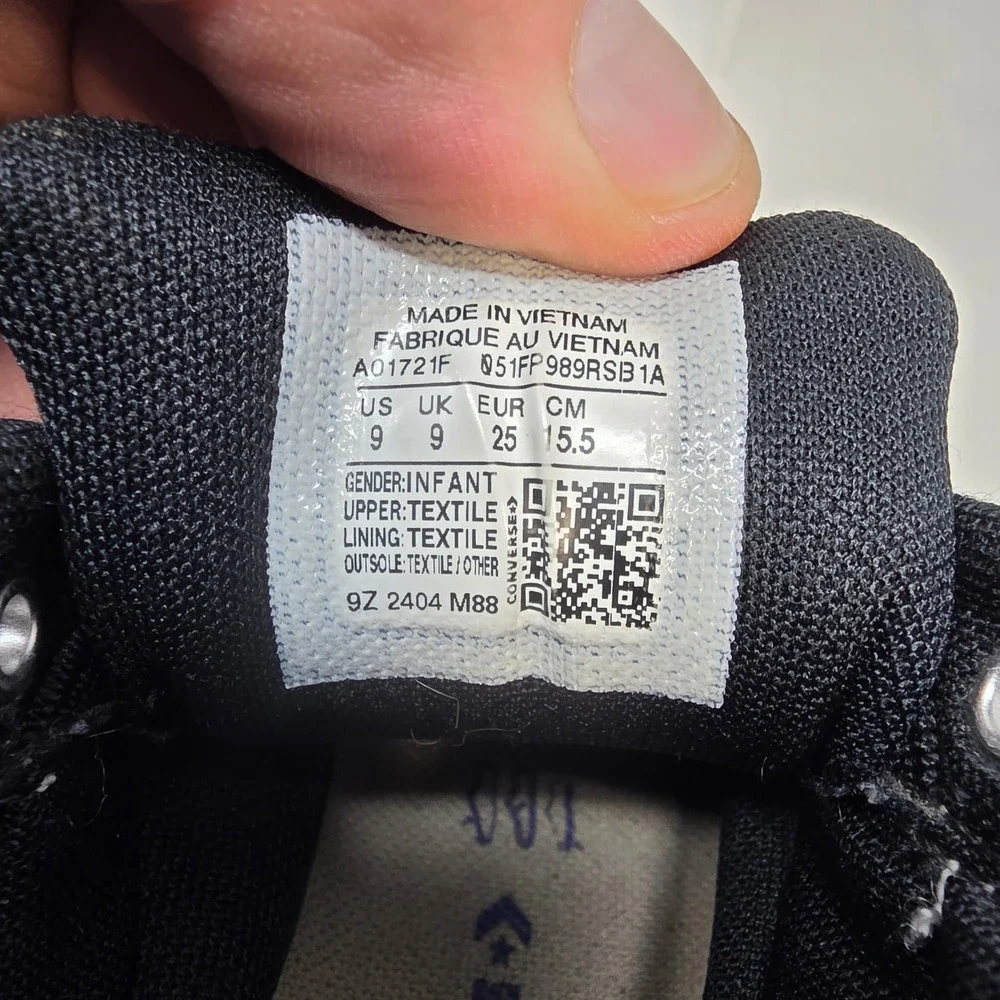 Converse ships from